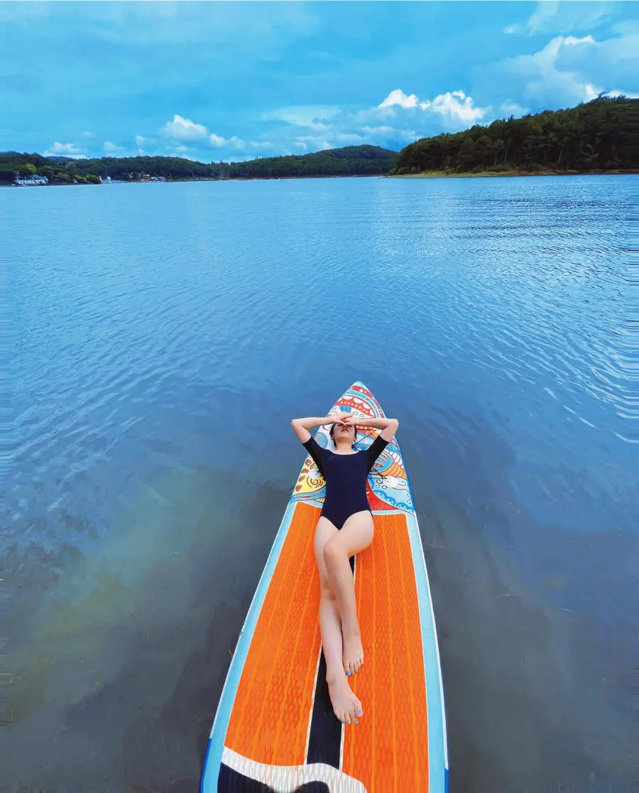 Trải nghiệm Ch&egrave;o thuyền Kayak tr&ecirc;n Hồ Tuyền L&acirc;m c&oacute; g&igrave; th&uacute; vị 4
