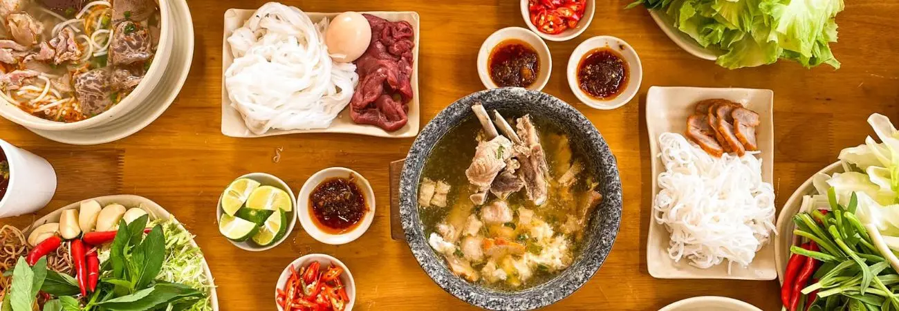Thưởng thức Bún bò thố đá Đà Lạt mới toanh tại Hương Quán