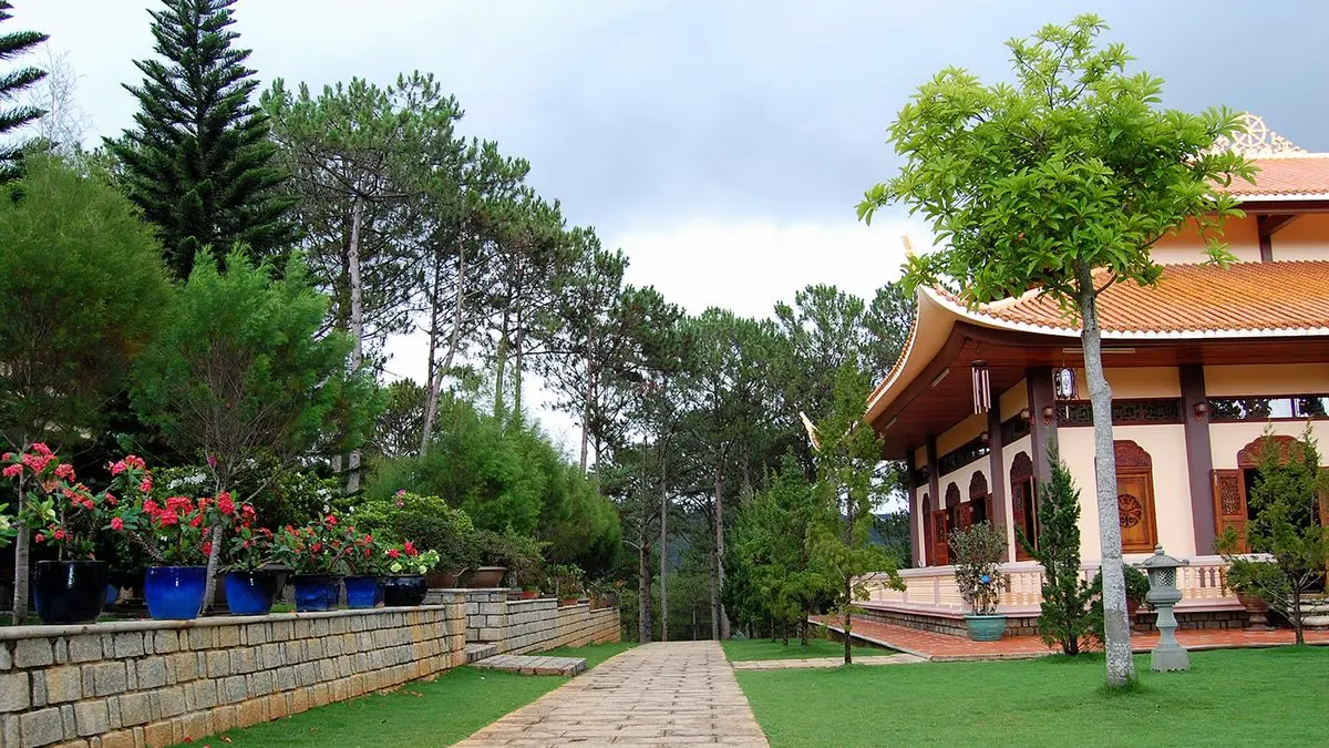 Trải nghiệm một ngày tại Thiền viện Trúc Lâm - Điểm đến linh thiêng sở hữu vẻ đẹp thiên nhiên thoát tục 12