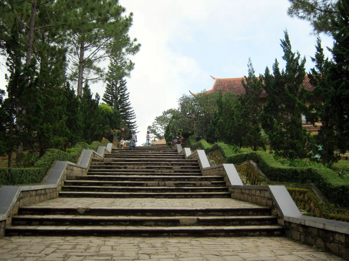 Trải nghiệm một ngày tại Thiền viện Trúc Lâm - Điểm đến linh thiêng sở hữu vẻ đẹp thiên nhiên thoát tục 8