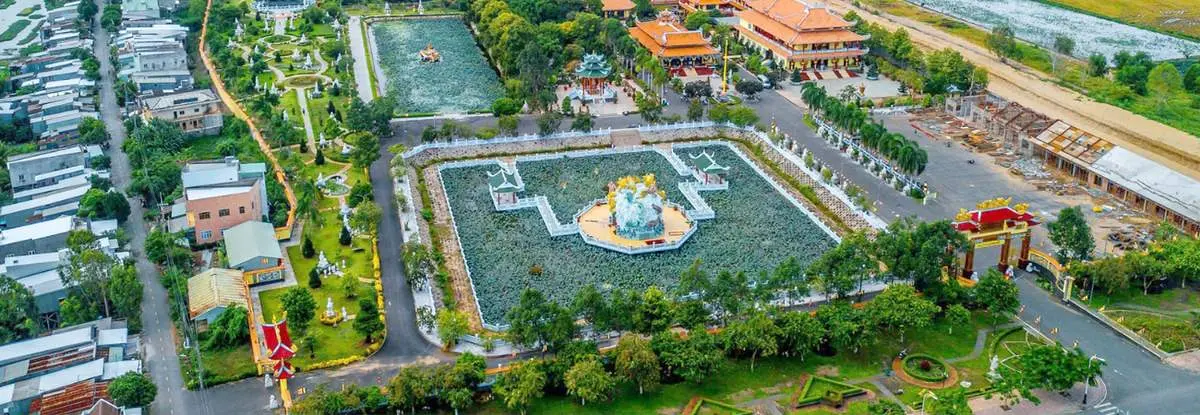 Chùa Huỳnh Đạo, mãn nhãn với hơn 50 bức tượng Phật bằng đá