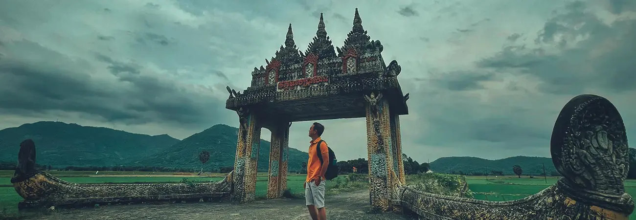 Chùa Tual Prasat (Cổng trời Khmer Koh Kas), cánh cổng nhuốm màu thời gian