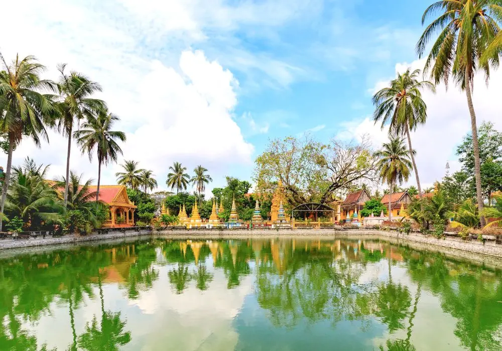 Chi&ecirc;m ngưỡng Ch&ugrave;a X&agrave; t&oacute;n (Ch&ugrave;a Xvayton) cực đẹp tại An Giang 2