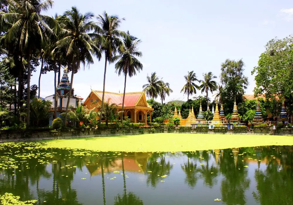 Chi&ecirc;m ngưỡng Ch&ugrave;a X&agrave; t&oacute;n (Ch&ugrave;a Xvayton) cực đẹp tại An Giang 7