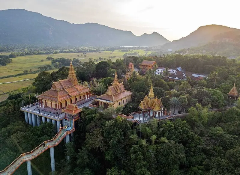 Ch&ugrave;a An Giang, chốn bồng lai ti&ecirc;n cảnh của miền s&ocirc;ng nước 18