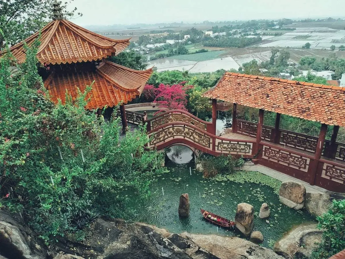 Ch&ugrave;a An Giang, chốn bồng lai ti&ecirc;n cảnh của miền s&ocirc;ng nước 8