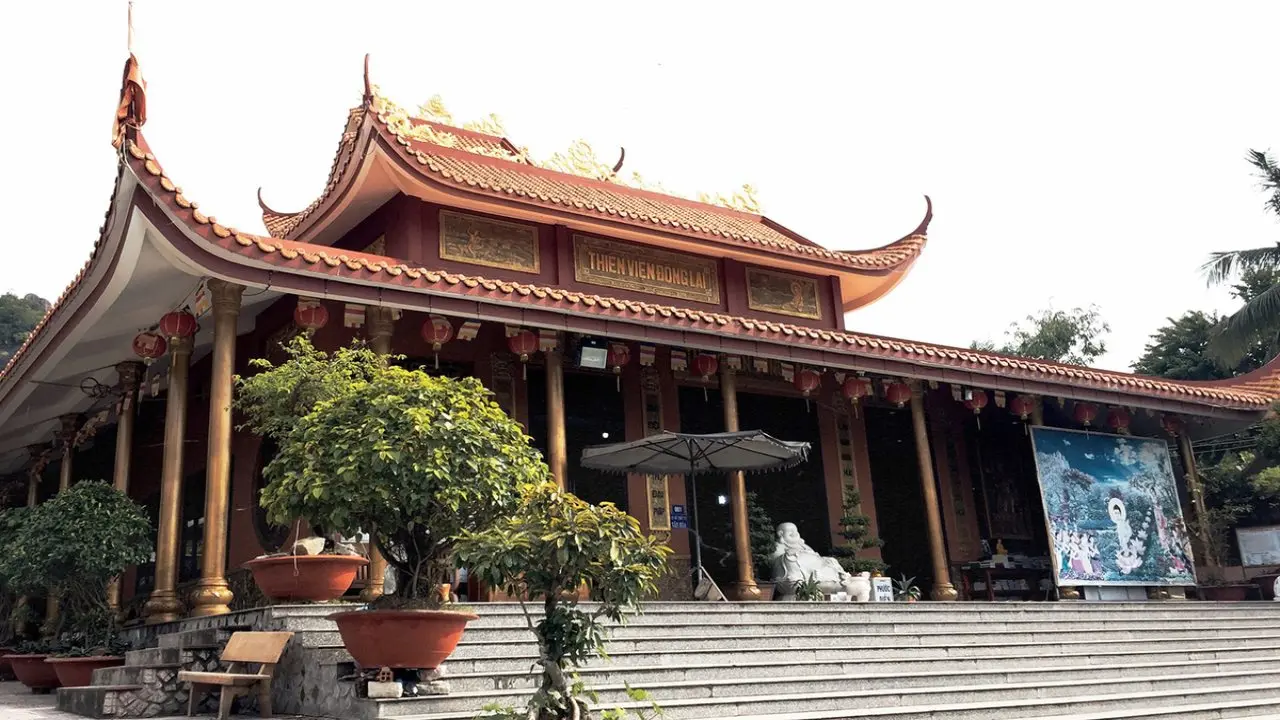 Ch&ugrave;a B&aacute;nh X&egrave;o (Thiền viện Đ&ocirc;ng Lai), ng&ocirc;i ch&ugrave;a độc đ&aacute;o giữa thất n&uacute;i An Giang 3