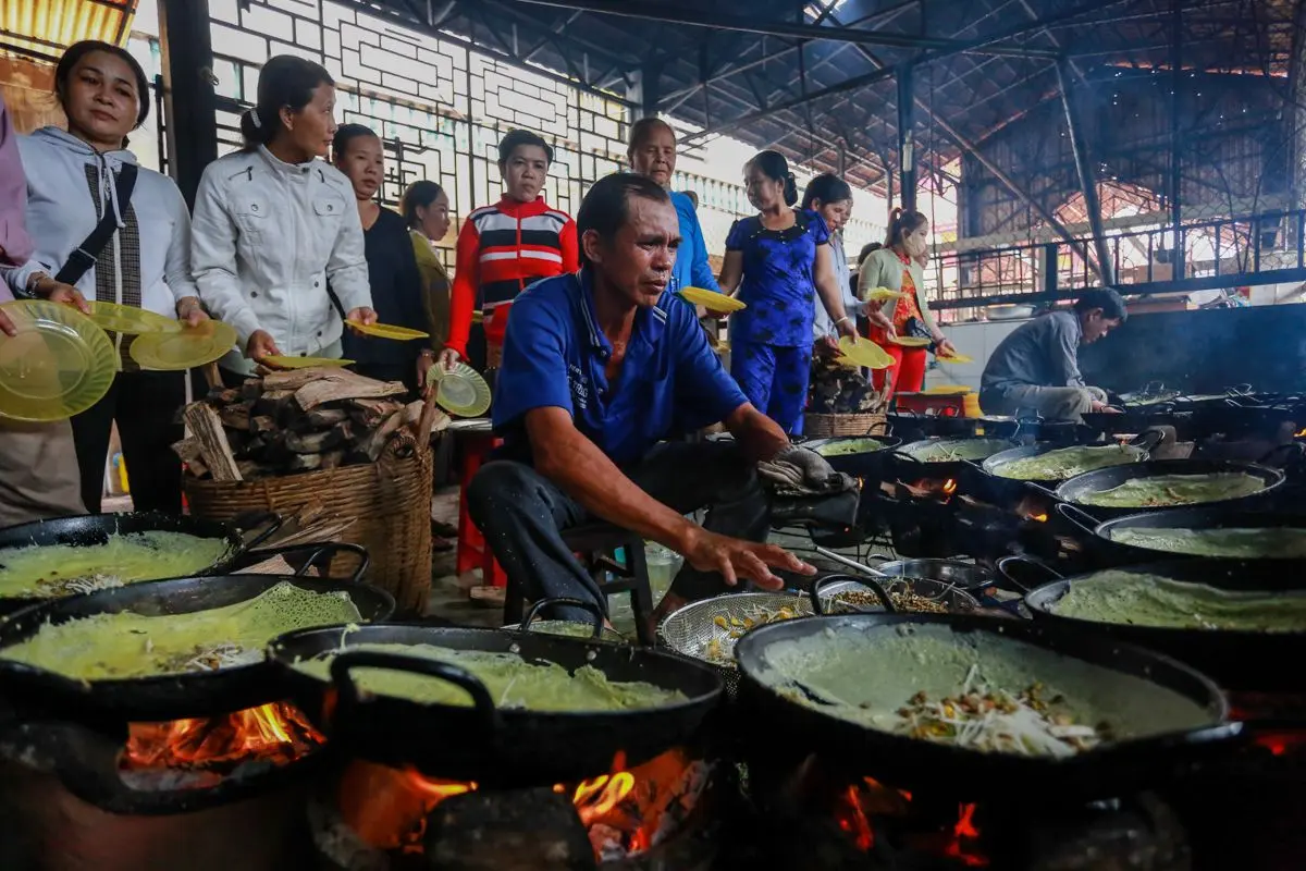 Ch&ugrave;a B&aacute;nh X&egrave;o (Thiền viện Đ&ocirc;ng Lai), ng&ocirc;i ch&ugrave;a độc đ&aacute;o giữa thất n&uacute;i An Giang 9
