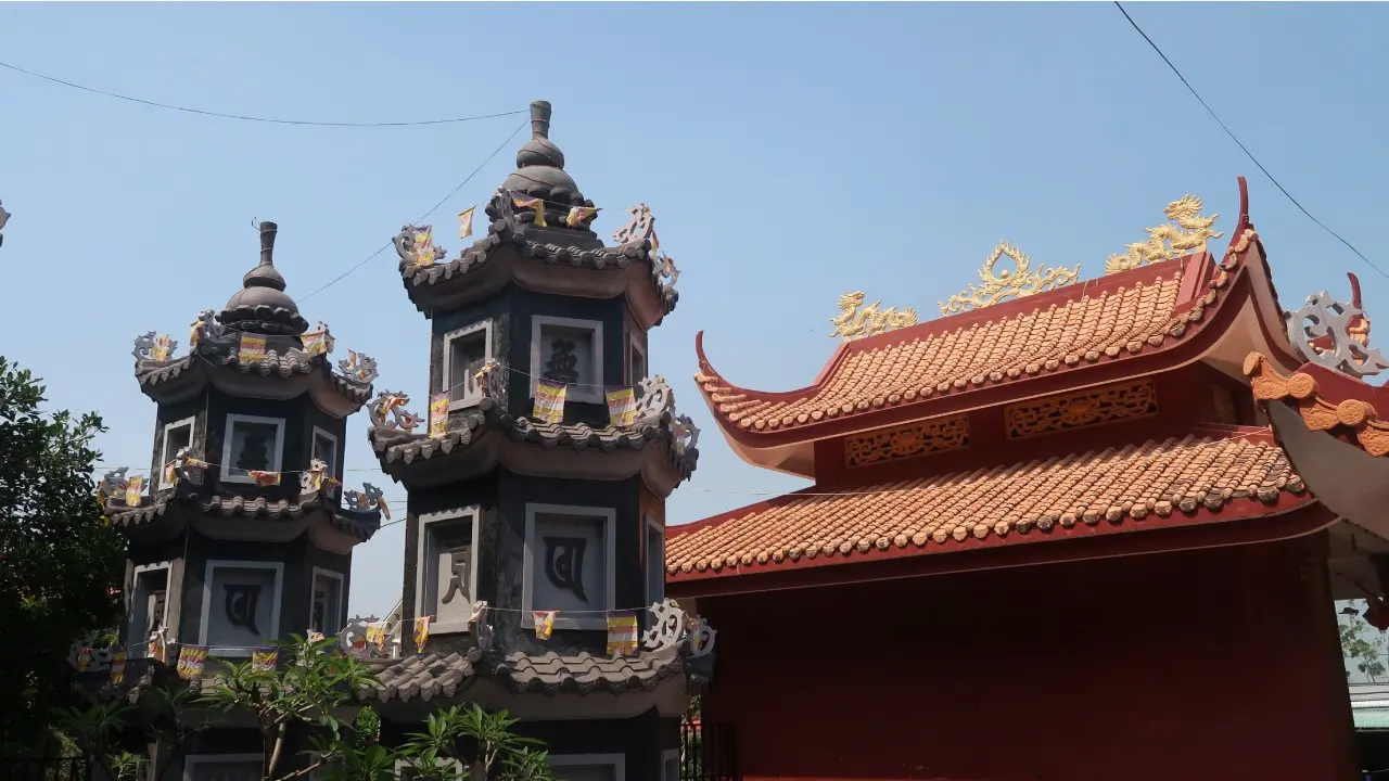 Ch&ugrave;a B&aacute;nh X&egrave;o (Thiền viện Đ&ocirc;ng Lai), ng&ocirc;i ch&ugrave;a độc đ&aacute;o giữa thất n&uacute;i An Giang 6