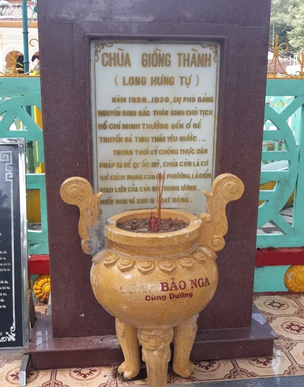 Ch&ugrave;a Giồng Th&agrave;nh (Long Hưng Tự) mang kiến tr&uacute;c kết hợp 2 phong c&aacute;ch &Aacute; &Acirc;u 6