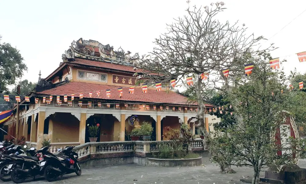 Ch&ugrave;a Ho&agrave; Thạnh (Ch&ugrave;a C&acirc;y M&iacute;t) gắn liền với lịch sử h&agrave;o h&ugrave;ng của d&acirc;n tộc 2