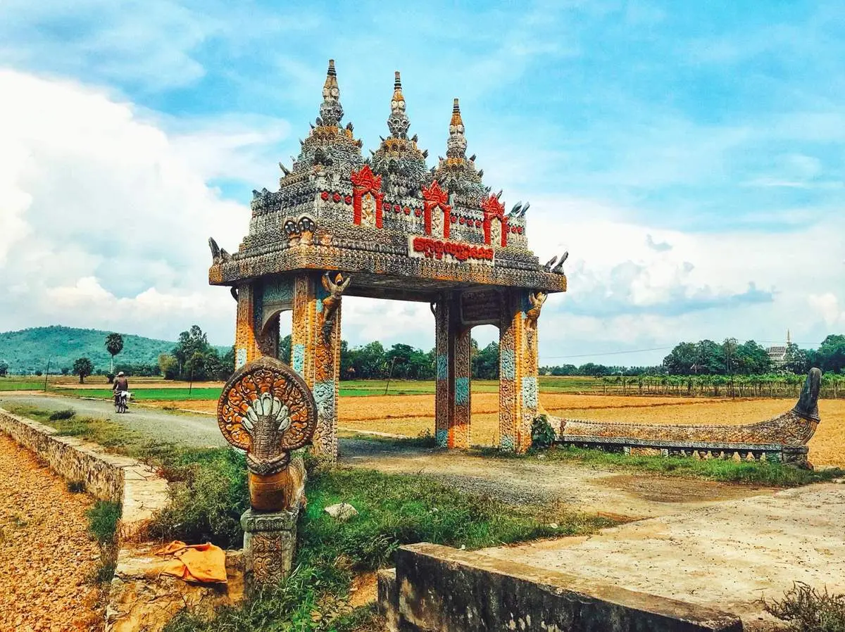 Ch&ugrave;a Koh Kas (Cổng trời Tri T&ocirc;n), điểm check-in th&uacute; vị khi đến An Giang 5