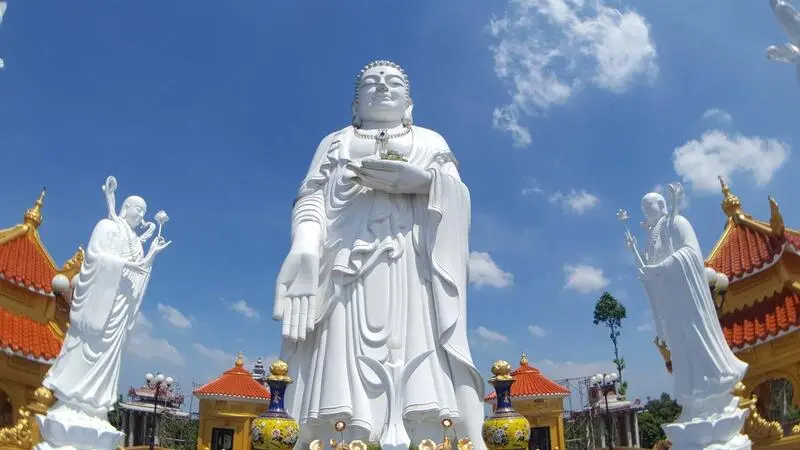 Ch&ugrave;a Phước Th&agrave;nh: Quần thể tượng Phật đồ sộ tại Việt Nam 3