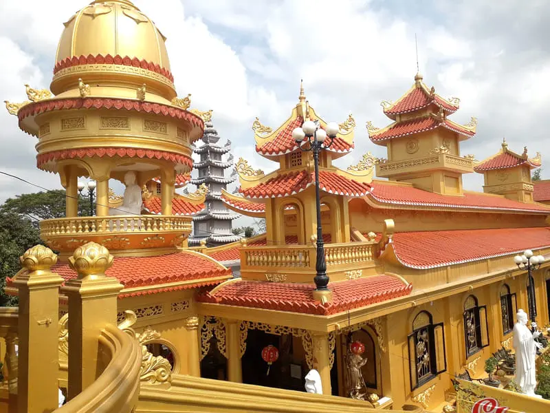 Ch&ugrave;a Phước Th&agrave;nh: Quần thể tượng Phật đồ sộ tại Việt Nam 5