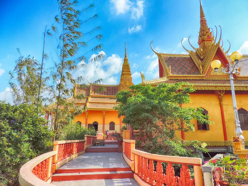 Ch&ugrave;a T&agrave; Pạ, chốn bồng lai ti&ecirc;n cảnh giữa v&ugrave;ng rừng n&uacute;i hoang sơ 4
