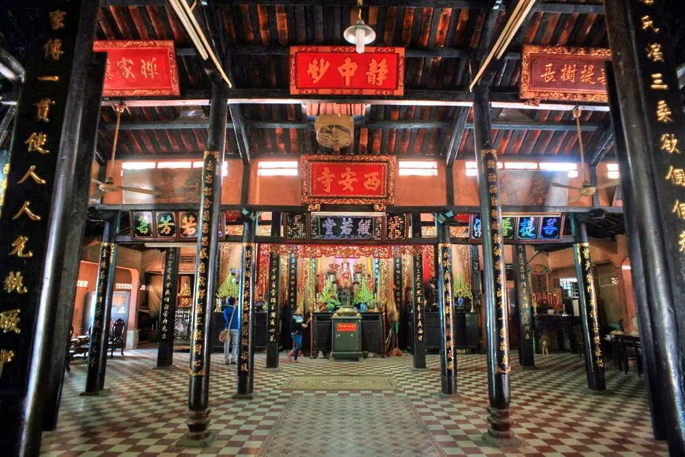 Ch&ugrave;a T&acirc;y An N&uacute;i Sam (T&acirc;y An Cổ Tự) v&agrave; lối kiến tr&uacute;c độc đ&aacute;o 6