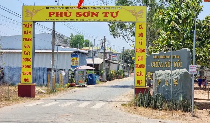 Kh&aacute;m ph&aacute; ch&ugrave;a N&ugrave;i Nổi với những trải nghiệm độc đ&aacute;o c&oacute; một kh&ocirc;ng hai 3