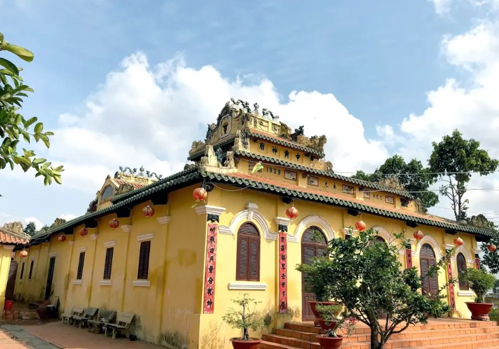 Kh&aacute;m ph&aacute; Đ&igrave;nh Vĩnh Ngươn với phong c&aacute;ch kiến tr&uacute;c cực độc đ&aacute;o 3