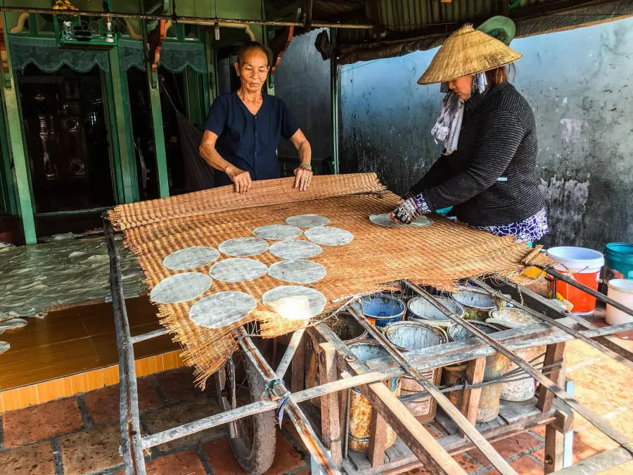 Kh&aacute;m ph&aacute; l&agrave;ng nghề b&aacute;nh phồng Ph&uacute; Mỹ lu&ocirc;n ng&agrave;o ngạt hương thơm 2