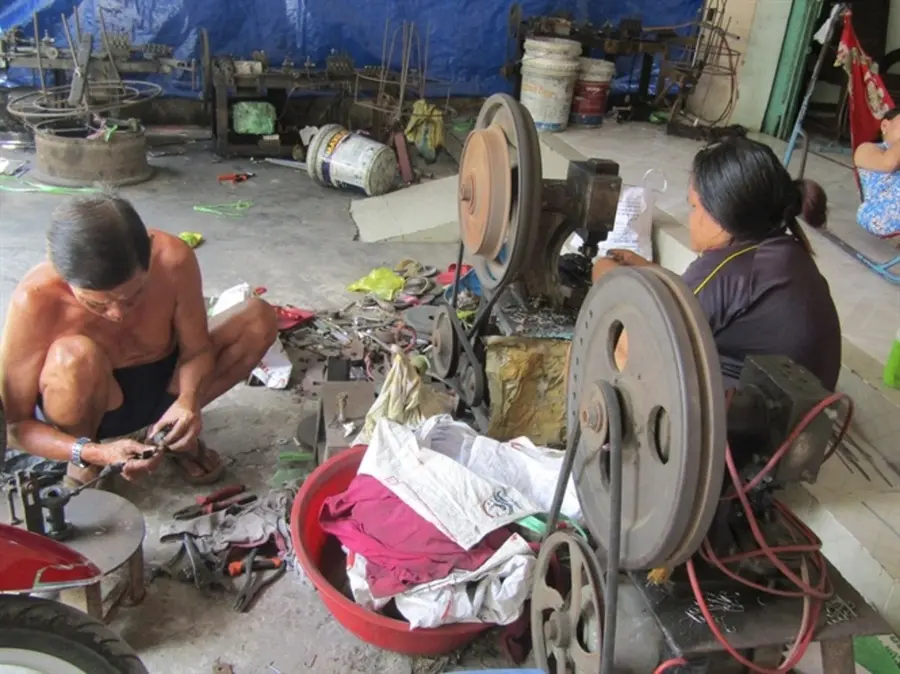 Kh&aacute;m ph&aacute; l&agrave;ng nghề lưỡi c&acirc;u Mỹ Ho&agrave; nổi tiếng ở An Giang 3