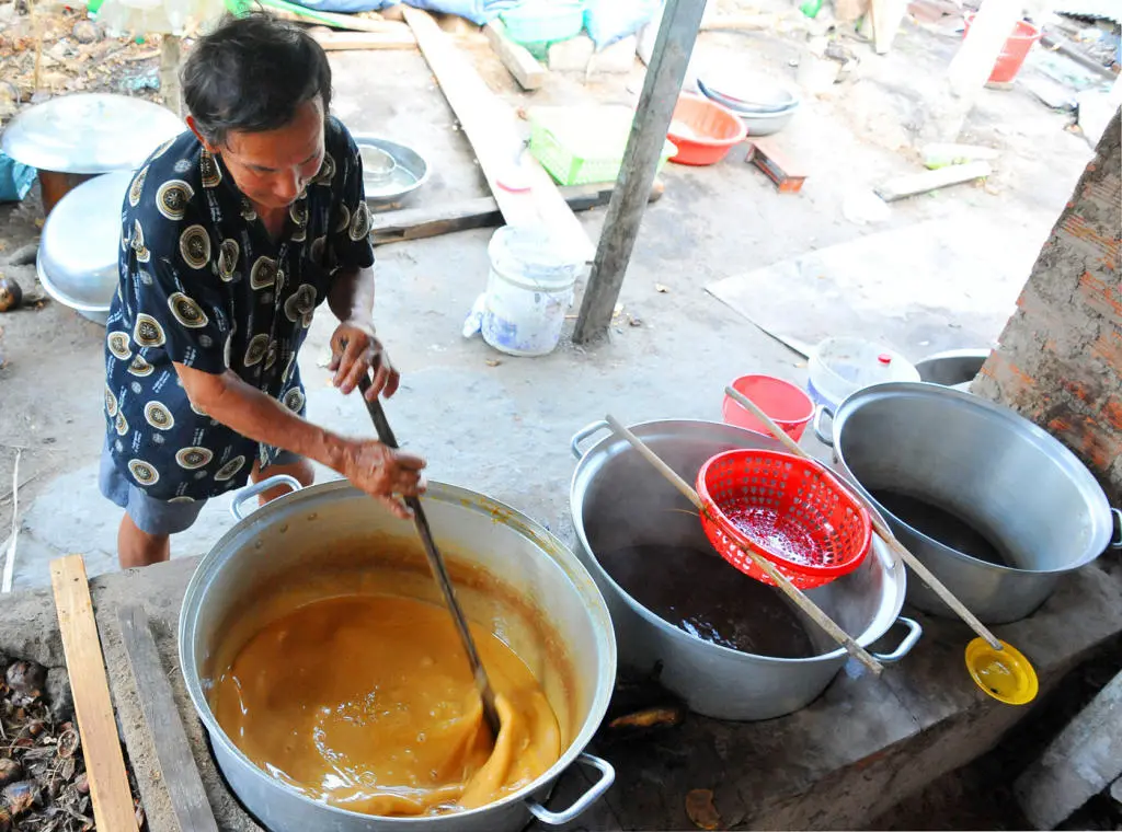 Kh&aacute;m ph&aacute; l&agrave;ng nghề nấu đường thốt nốt ở An Giang v&agrave;o m&ugrave;a kh&ocirc; 6