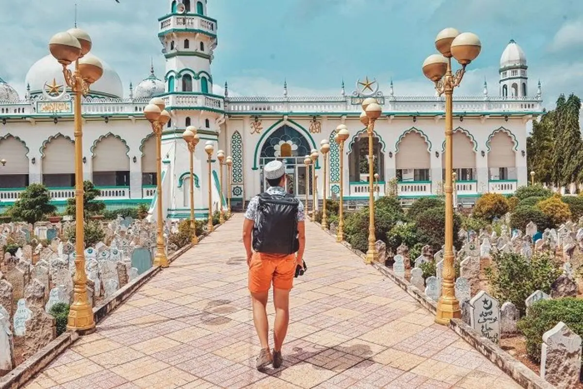 Kh&aacute;m ph&aacute; Th&aacute;nh Đường Hồi gi&aacute;o JAMIUL AZHAR MOSQUE tuyệt đẹp ở An Giang 5