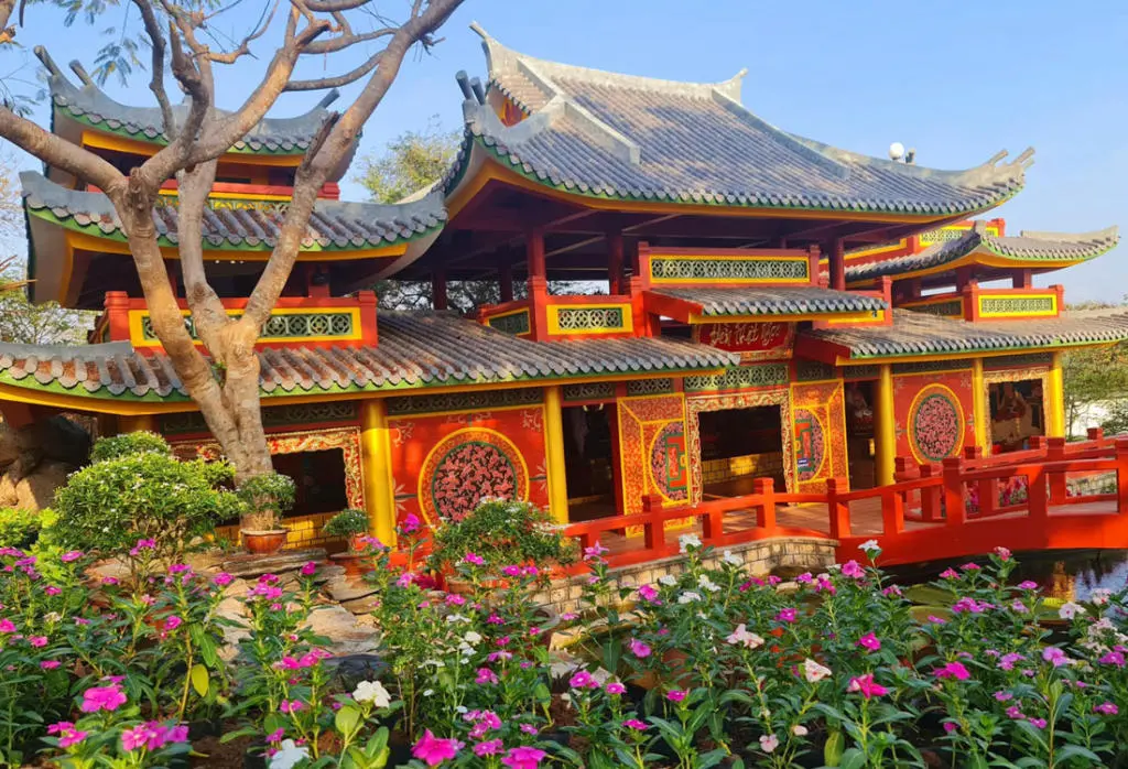 Khu du lịch c&aacute;p treo N&uacute;i Sam, cưỡi m&acirc;y tham quan nơi B&agrave; Ngự 5