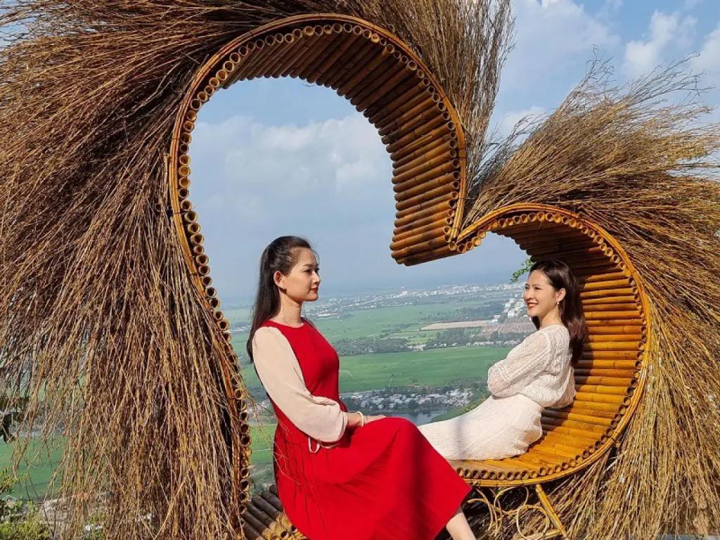 Khu du lịch c&aacute;p treo N&uacute;i Sam, cưỡi m&acirc;y tham quan nơi B&agrave; Ngự 8