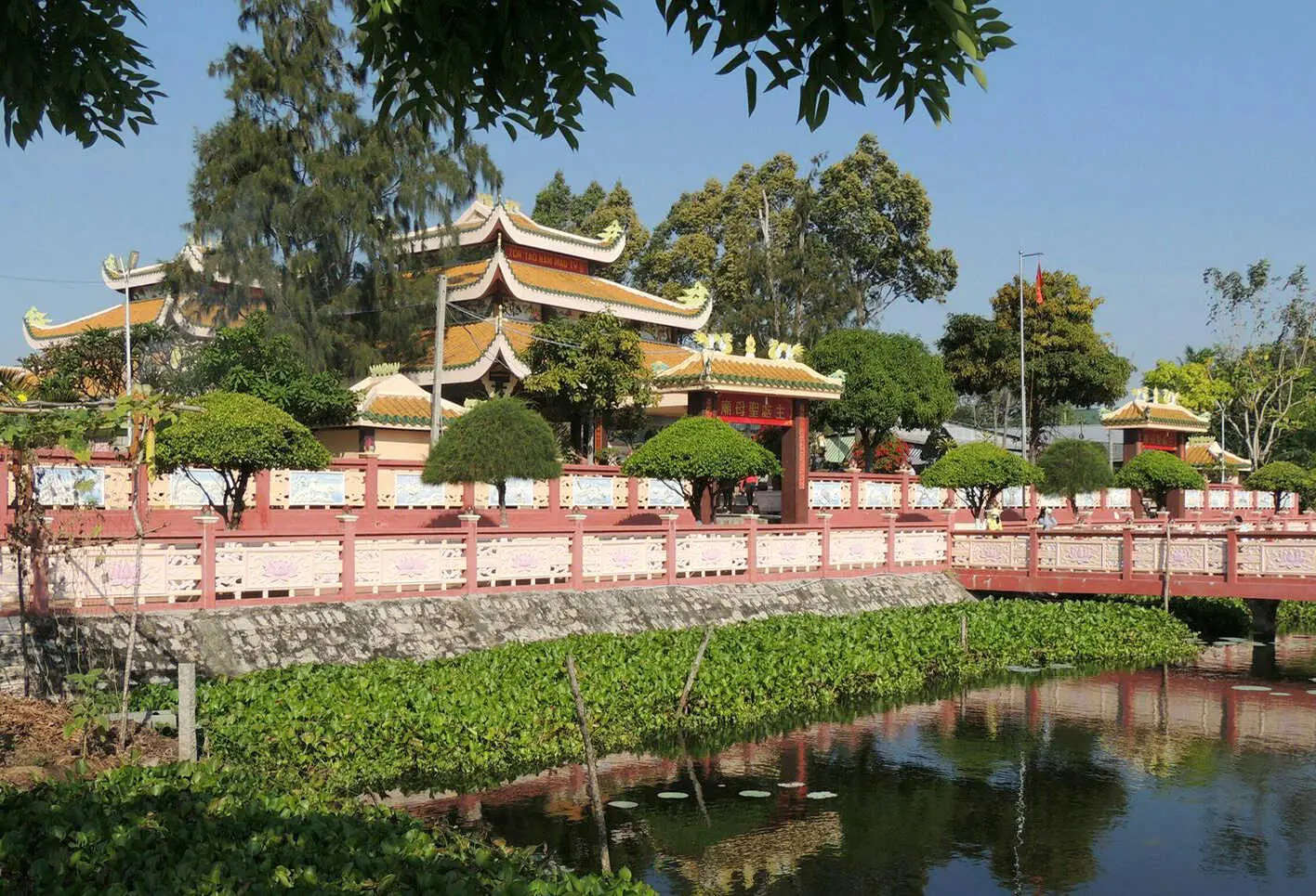 Miếu B&agrave; Ch&uacute;a Xứ B&agrave;u Mướp Tịnh Bi&ecirc;n, kh&ocirc;ng gian b&igrave;nh y&ecirc;n ở An Giang 6