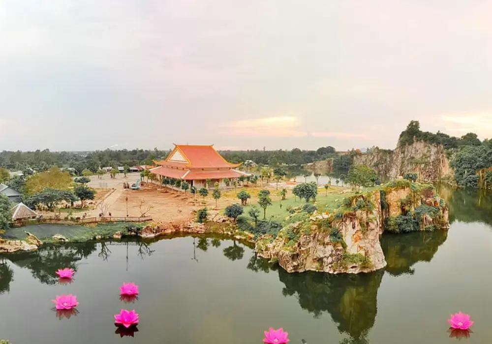 Tổng quan Thiền viện Tr&uacute;c L&acirc;m An Giang v&ugrave;ng 7 n&uacute;i 4