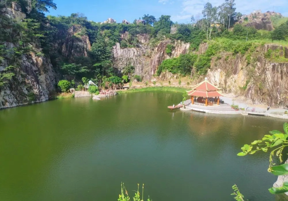 Tổng quan Thiền viện Tr&uacute;c L&acirc;m An Giang v&ugrave;ng 7 n&uacute;i 6