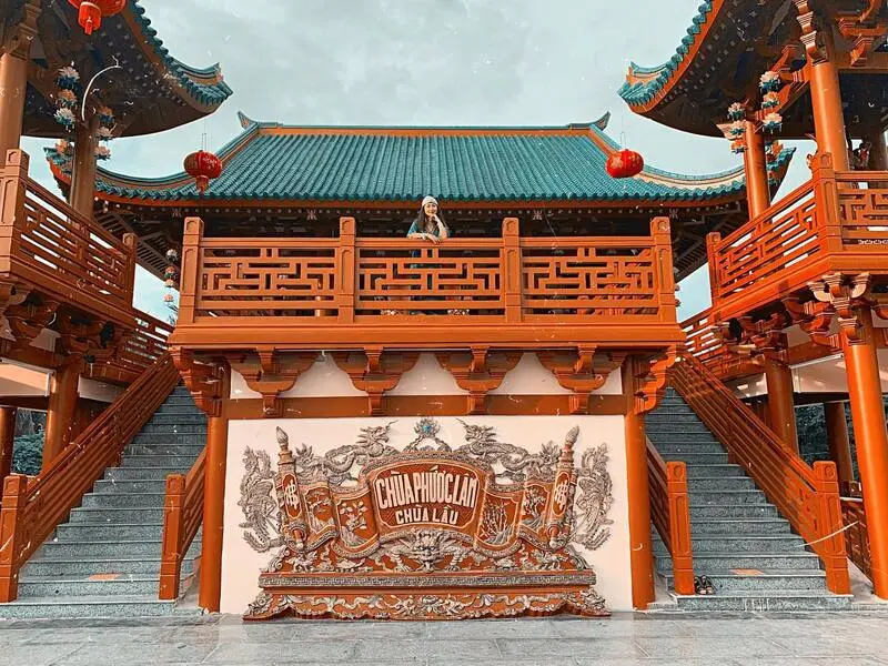 V&atilde;ng cảnh Ch&ugrave;a Lầu (Phước L&acirc;m Tự) v&agrave; kh&ocirc;ng gian t&acirc;m linh độc đ&aacute;o 8