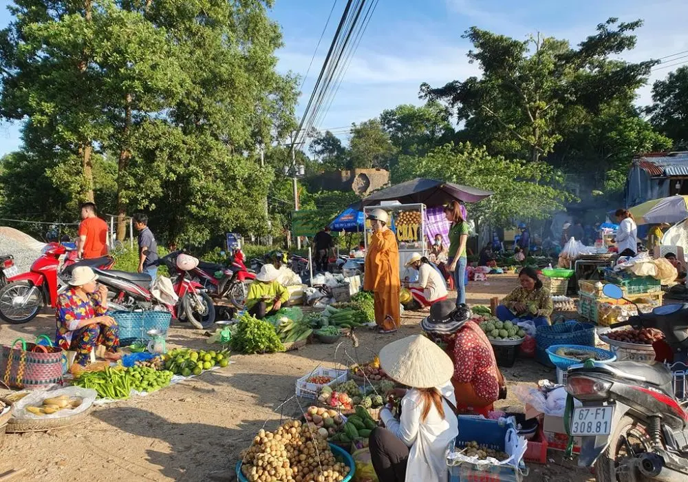 Về thăm Chợ M&acirc;y N&uacute;i Cấm cao nhất tại miền T&acirc;y s&ocirc;ng nước 4