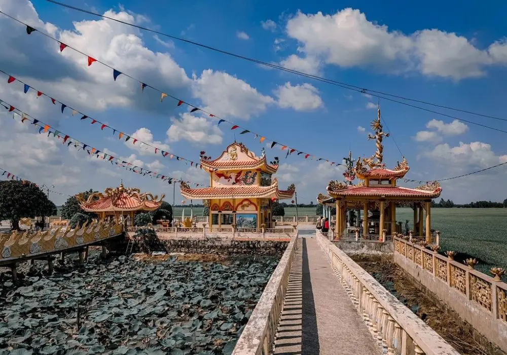 Về thăm Dinh Sơn Trung gắn liền với bao th&aacute;ng năm lịch sử 4