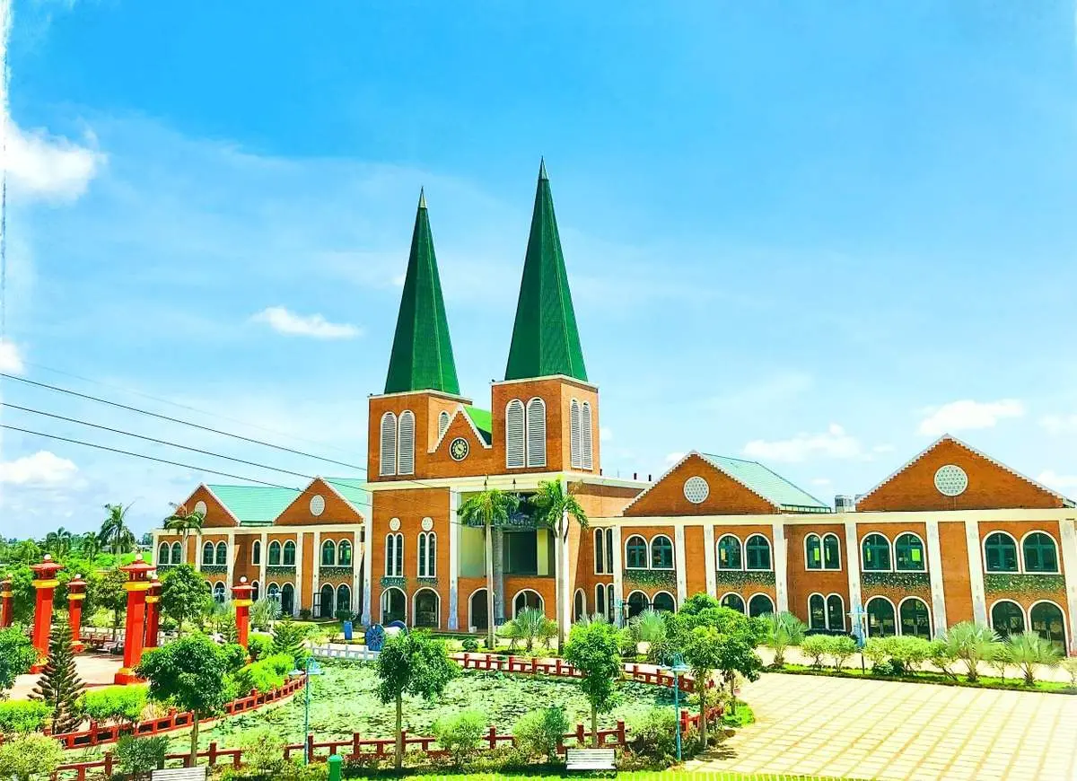 Khu du lịch cáp treo Núi Sam, cưỡi mây tham quan nơi Bà Ngự