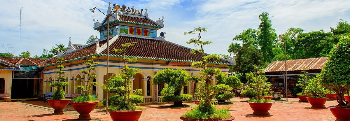 Về thăm Bửu Hương Tự nằm giữa cánh đồng thanh tịnh, bình yên