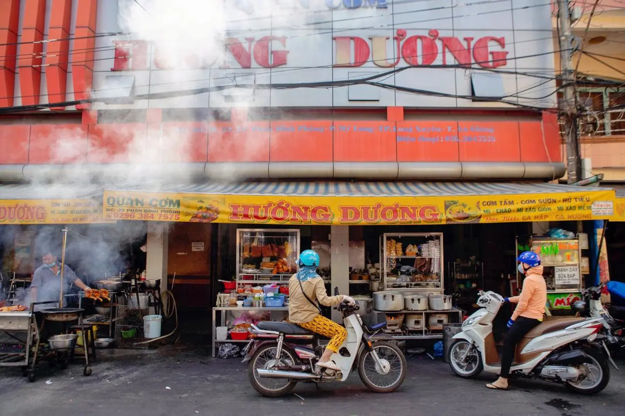 Cơm tấm Long Xuy&ecirc;n, m&oacute;n ăn đơn giản nhưng đầy cuốn h&uacute;t 5
