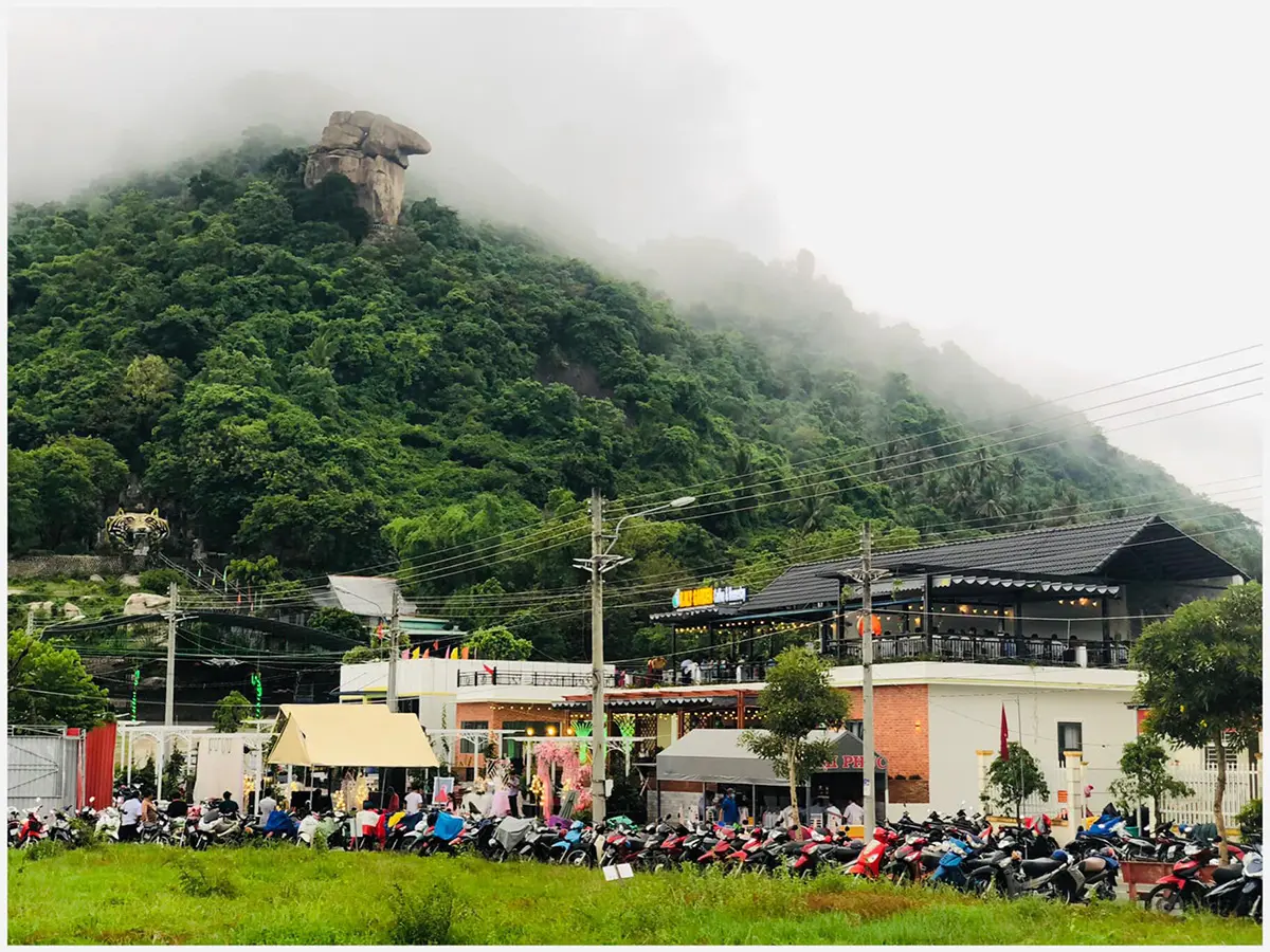 Đến KaLy Garden Coffee, nh&acirc;m nhi t&aacute;ch c&agrave; ph&ecirc; ngắm cảnh v&ugrave;ng Bảy N&uacute;i 2