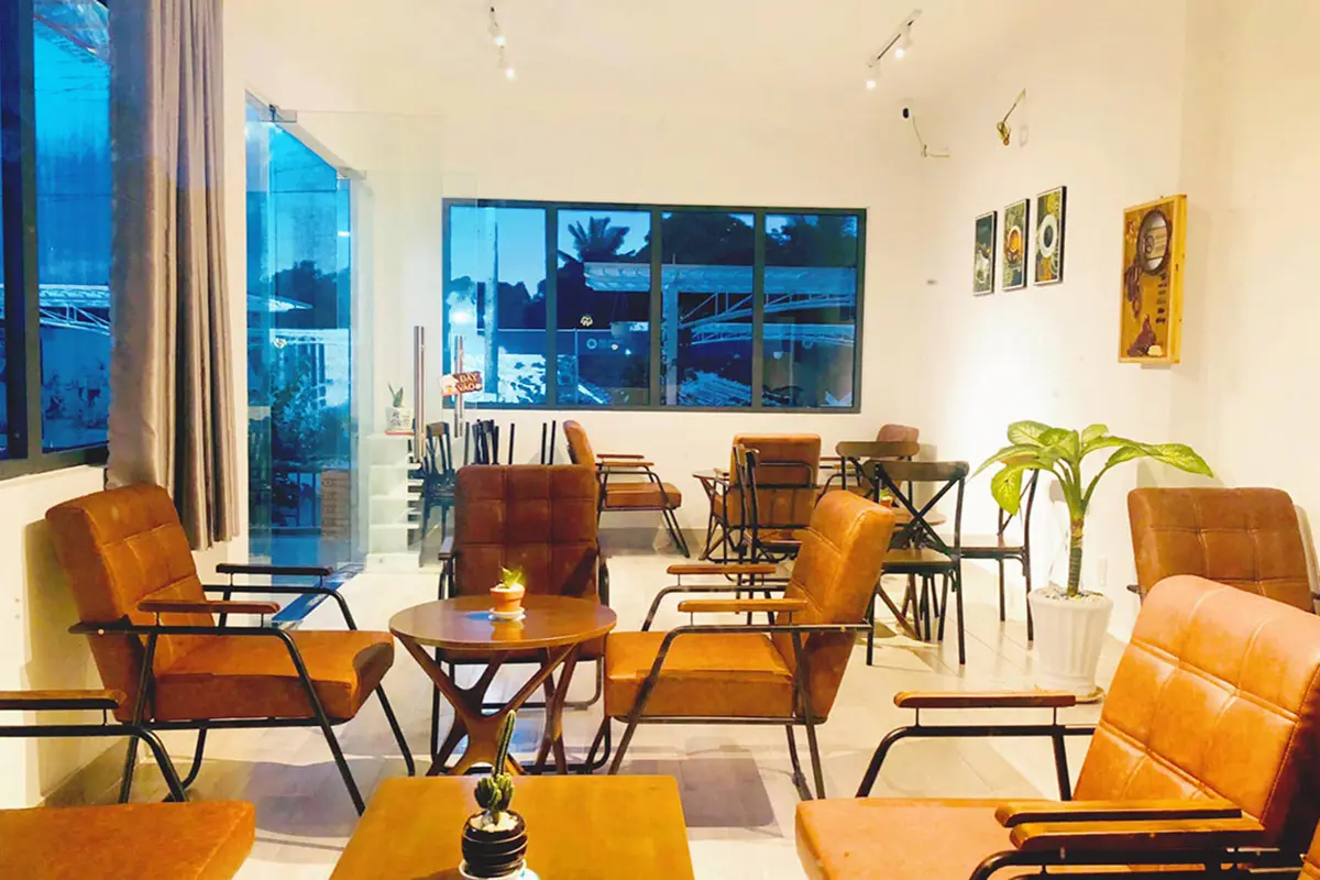 Đến KaLy Garden Coffee, nh&acirc;m nhi t&aacute;ch c&agrave; ph&ecirc; ngắm cảnh v&ugrave;ng Bảy N&uacute;i 12