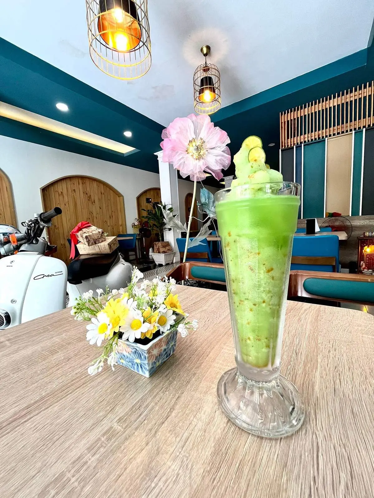 Khám phá Art Coffee Shop với không gian sang trọng và ấm cúng 8