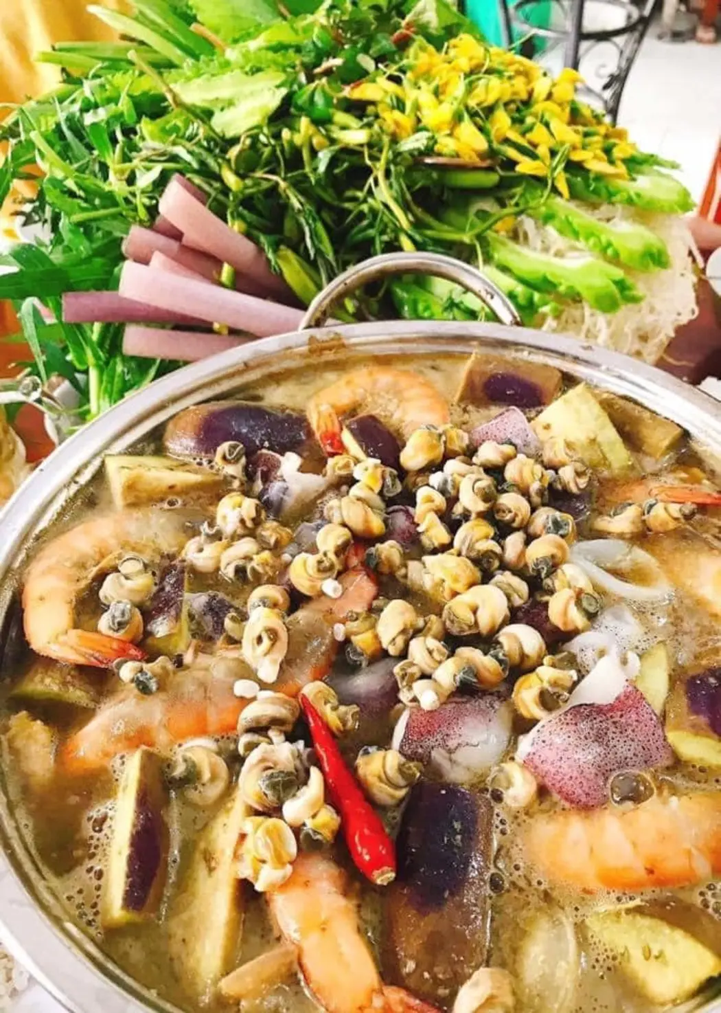 Kh&aacute;m ph&aacute; lẩu mắm Hiếu Mi&ecirc;nn đậm đ&agrave; chuẩn vị miền T&acirc;y 5
