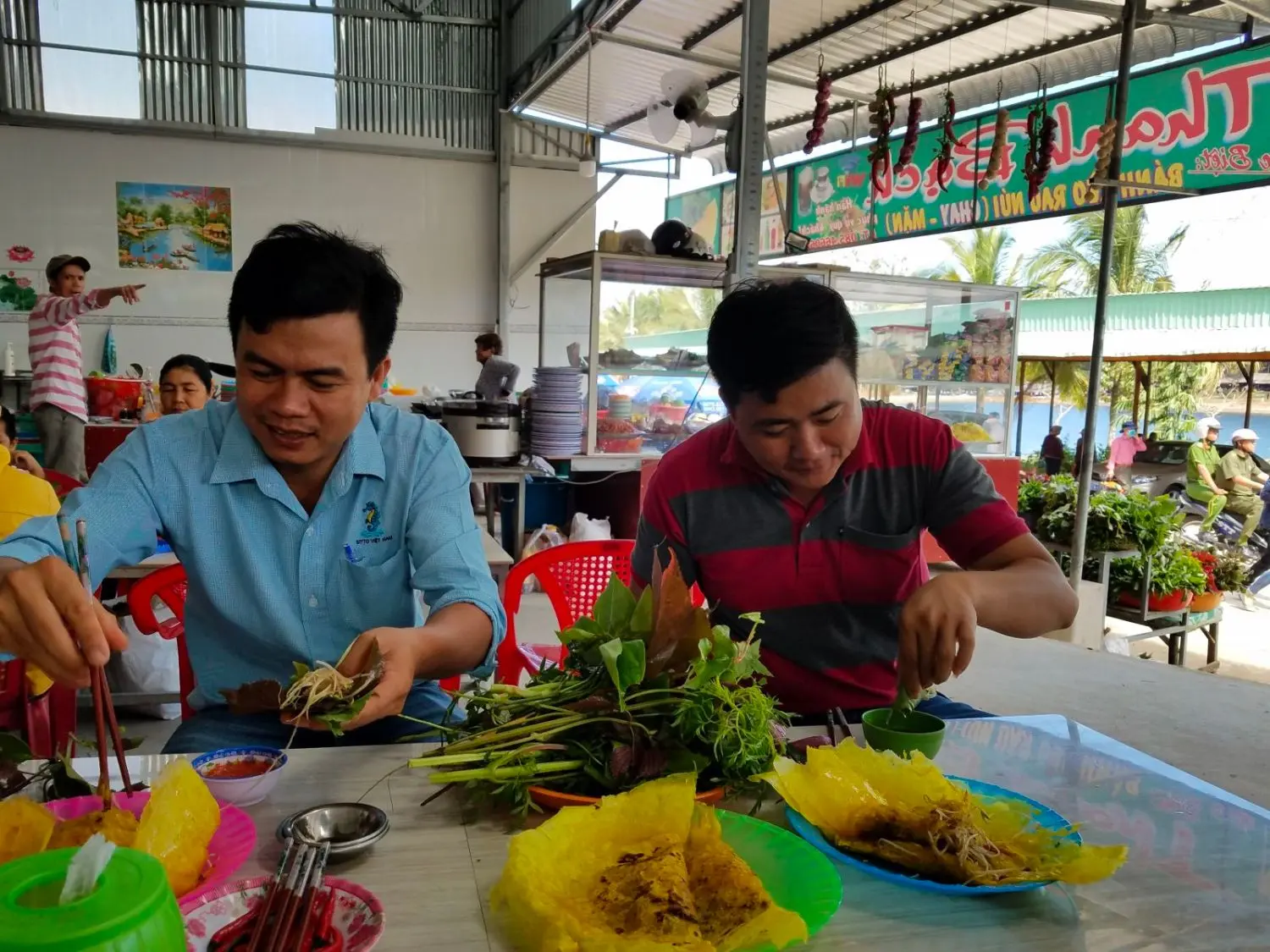 Thưởng thức b&aacute;nh x&egrave;o N&uacute;i Cấm An Giang đơn sơ m&agrave; đặc biệt thơm ngon 4