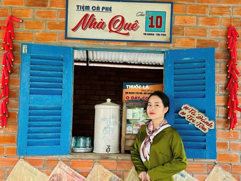 Tiệm c&agrave; ph&ecirc; Nh&agrave; Qu&ecirc;: Hơi thở b&igrave;nh y&ecirc;n giữa c&aacute;nh đồng An Giang 2