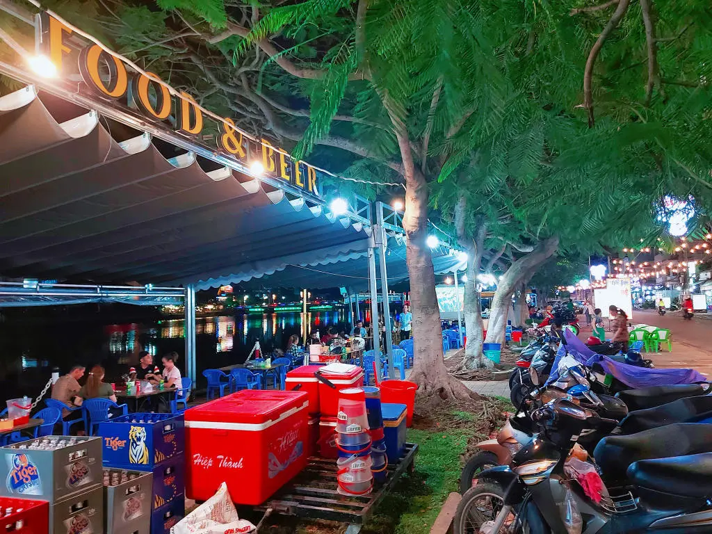 Tứ Đệ Food and Beer, thiên đường ẩm thực tại Long Xuyên