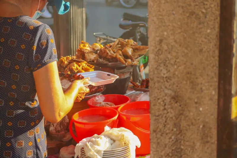 Qu&aacute;n cơm, hủ tiếu B&agrave; Hiền hơn 20 năm ở An Giang 10