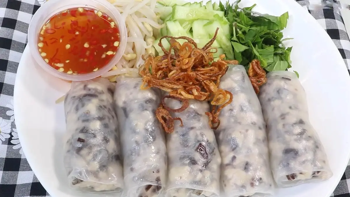 Bánh cuốn Huệ kỳ lạ nhất trên cao nguyên Bảo Lộc