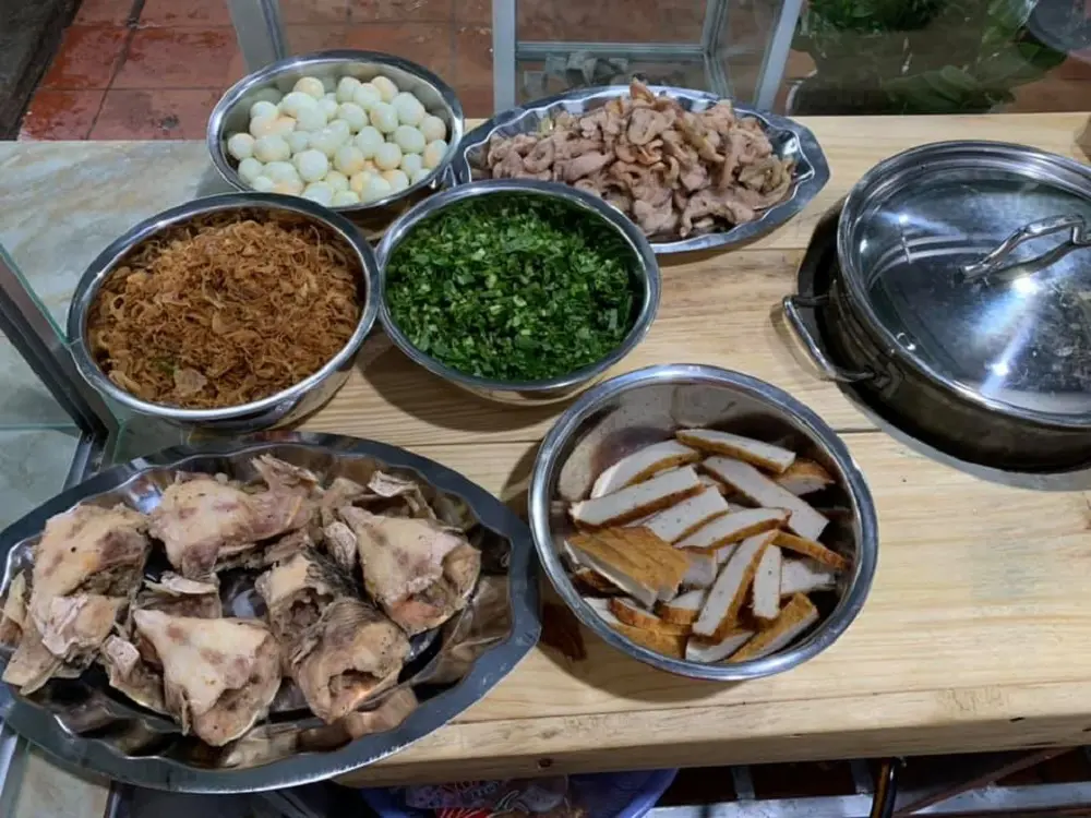 Ăn thử B&aacute;nh canh c&aacute; l&oacute;c Như Thủy thơm ngon nức tiếng gần xa 8