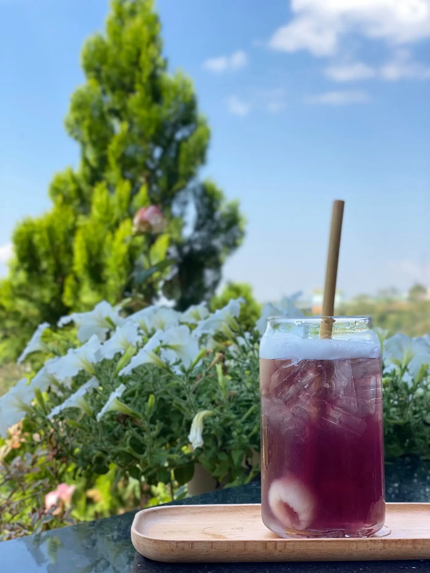 Đến Passion Garden Coffee thưởng thức menu ngọt ng&agrave;o, l&ecirc;n ảnh outfit si&ecirc;u xịn s&ograve; 7