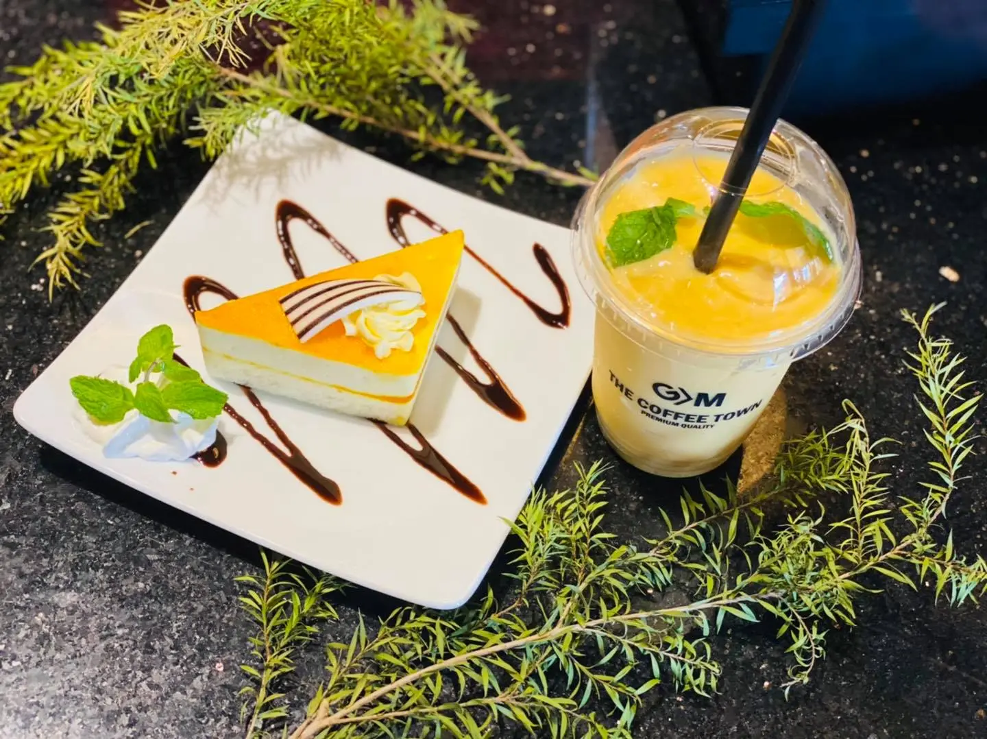 Dừng ch&acirc;n tại Kiwuki GM Coffee, một tho&aacute;ng b&igrave;nh y&ecirc;n giữa v&ugrave;ng Dambri 11