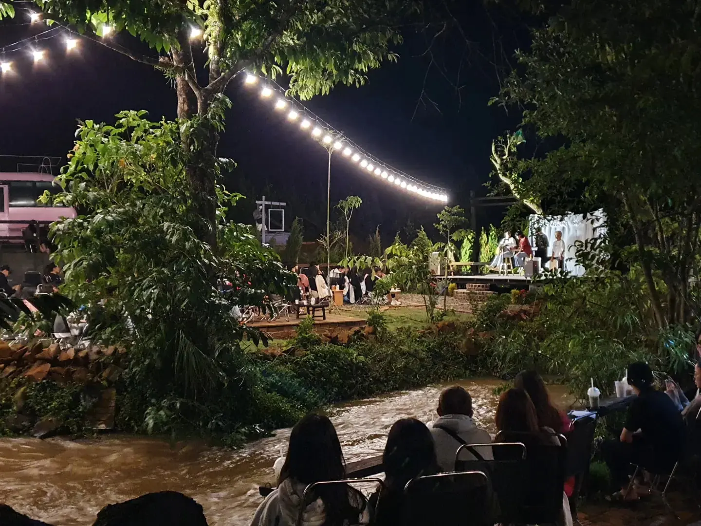 Nh&agrave; của Gạo, qu&aacute;n c&agrave; ph&ecirc; đậm chất chill 6
